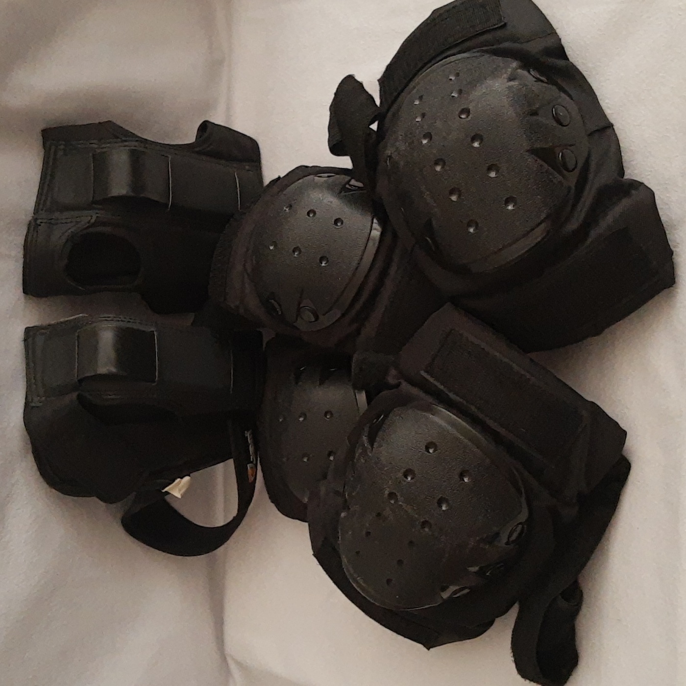 Multi Sports Protective Gear Set  Knee Pads Elbow Pads Wrist Guards Small